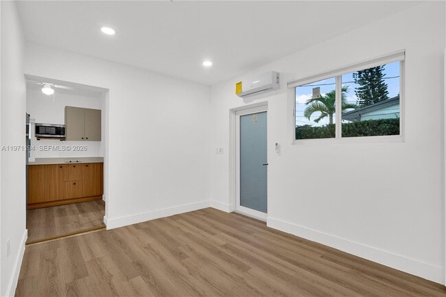 Building Photo - 4701 SW 104th Ct