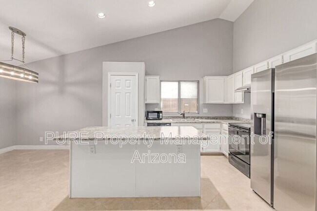 Building Photo - 2221 N Jackson Pl