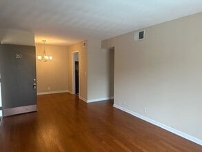Building Photo - 3901 Whitland Ave