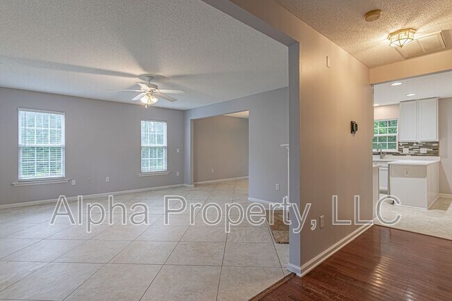 Foto del edificio - 736 Bent Hollow Ct