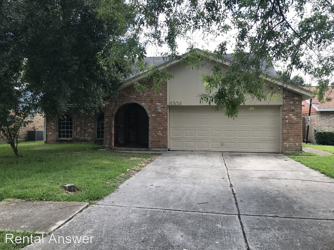 Foto principal - 8206 Windy Acres Dr