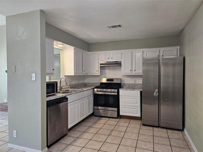 Foto del edificio - 1305 Bonnie Brae St