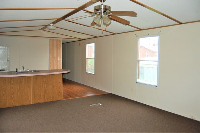 Building Photo - 3/1.5 in The Park at Hwy 16 Unit #5; Locat...