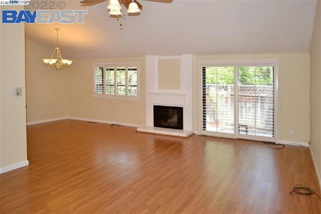 Building Photo - 132 Westfield Cir