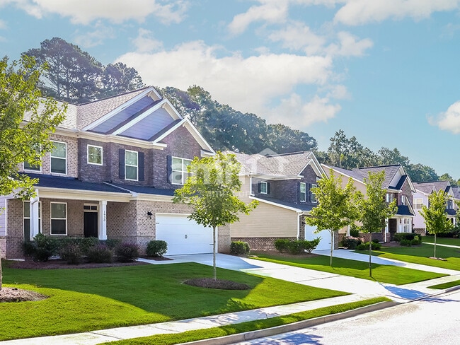 Building Photo - 2041 Brook Enclave Trail