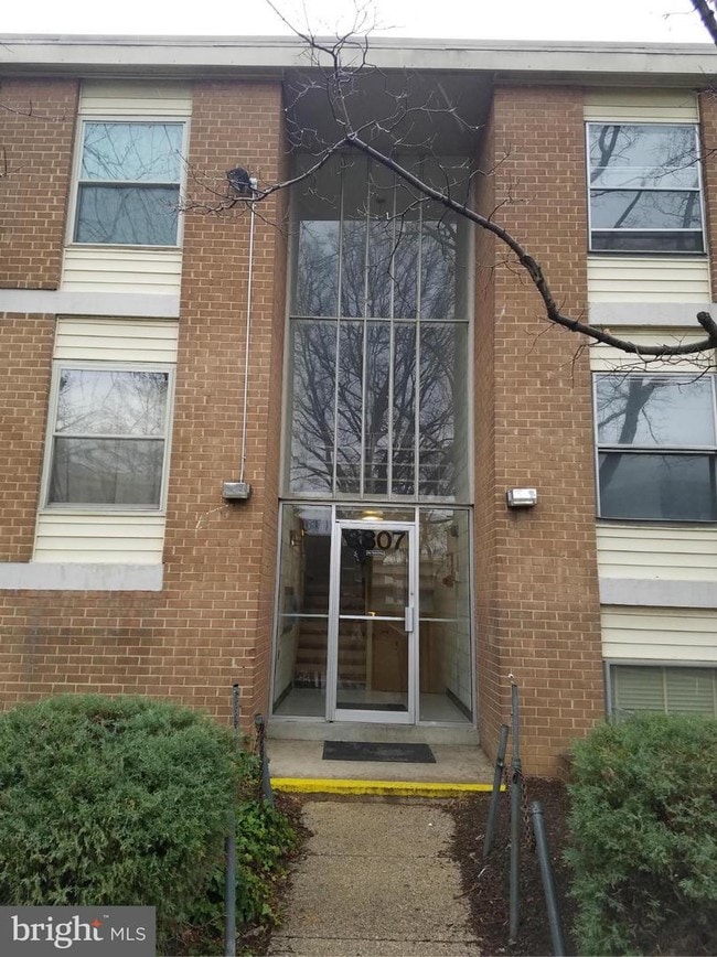 3807 St Barnabas Rd Unit T104, SuitlandSilver Hill, MD 20746 Condo