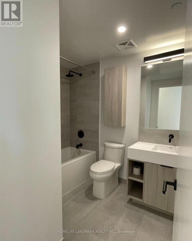 Building Photo - 108 Peter St