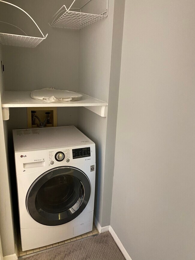 Foto del edificio - 3242 S 28th St