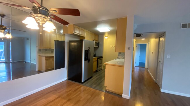 Foto del edificio - Spacious 2 Bed 1.5 Bath Condo in Hamden South