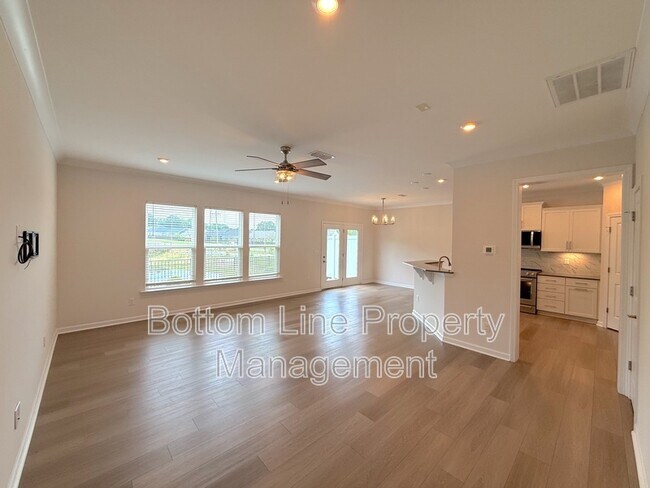 Foto del edificio - 1819 Teachers House Rd NW