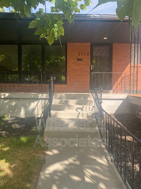 Foto del edificio - 3714 Brinker Ave