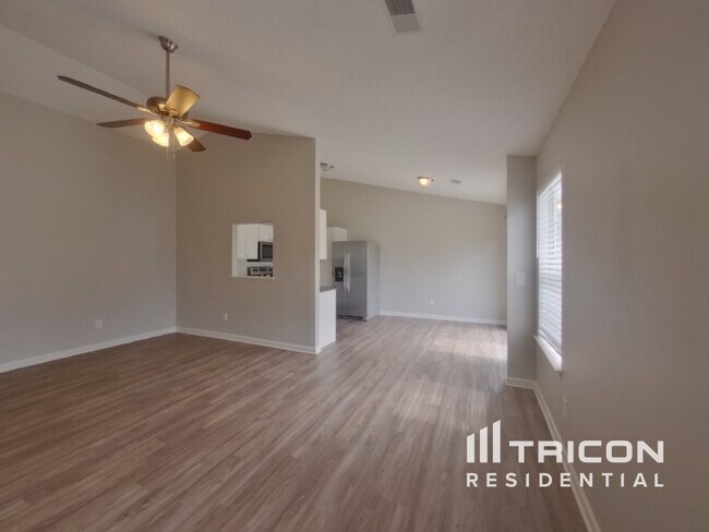 Foto del edificio - 133 Crimson Oak Dr