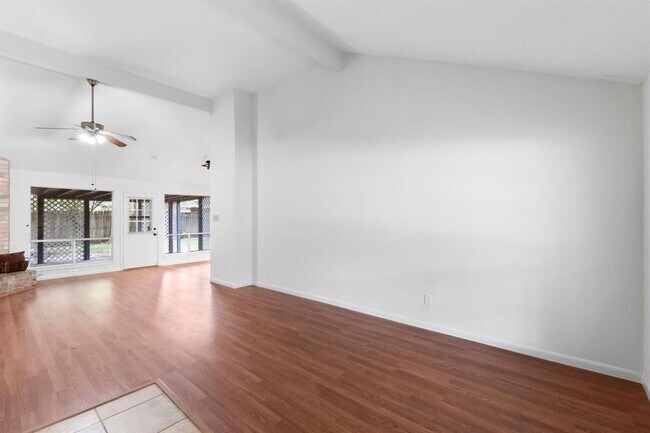 Building Photo - 6434 Allerton St