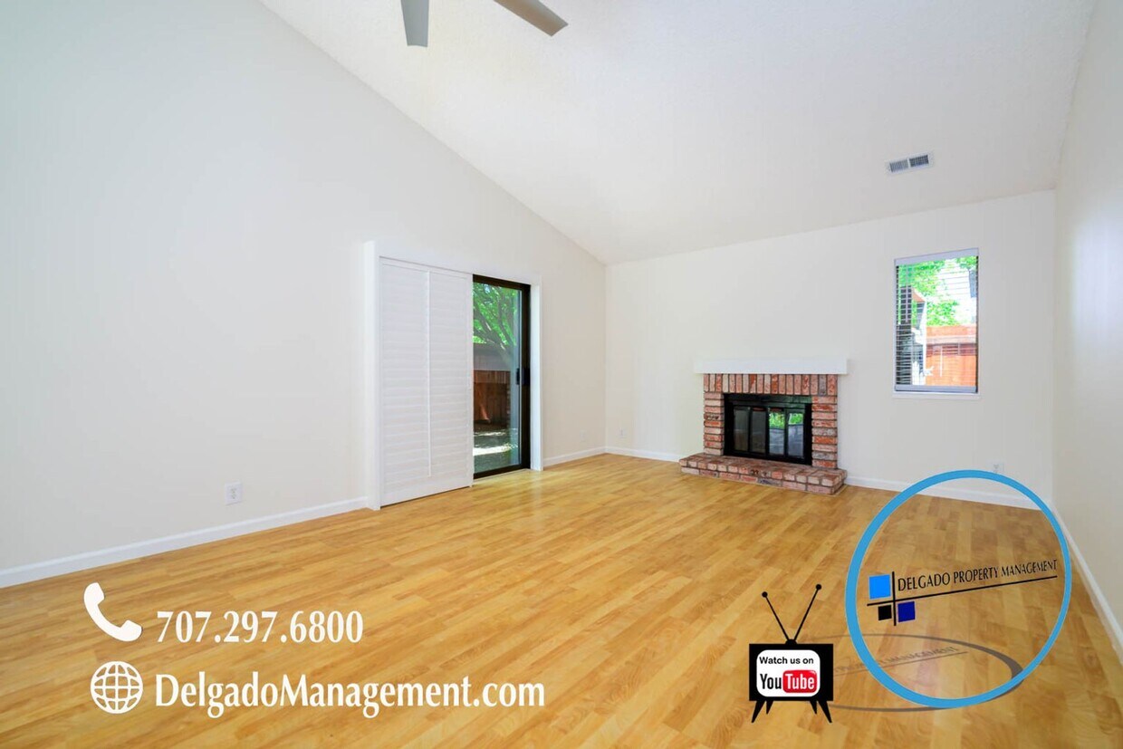Foto principal - Large two bedroom, two bath located at The...