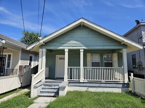 Building Photo - 3907 Franklin Ave