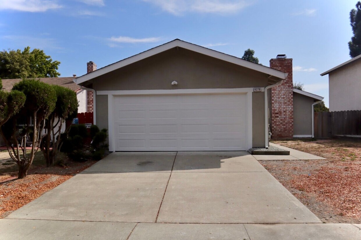 Primary Photo - Newly remodeled 3-bedroom home in Northgat...