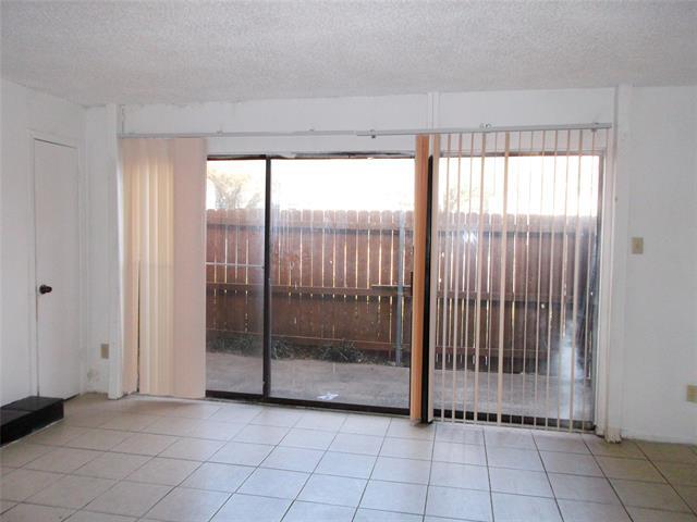 Building Photo - 7152 Fair Oaks Ave