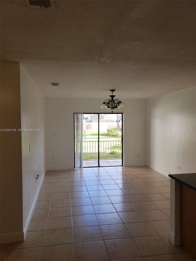 Foto del edificio - 8425 NW 8th St