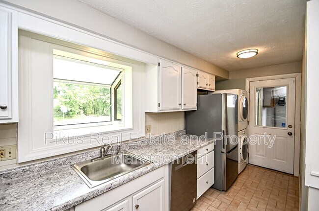 Building Photo - 3055 13th St