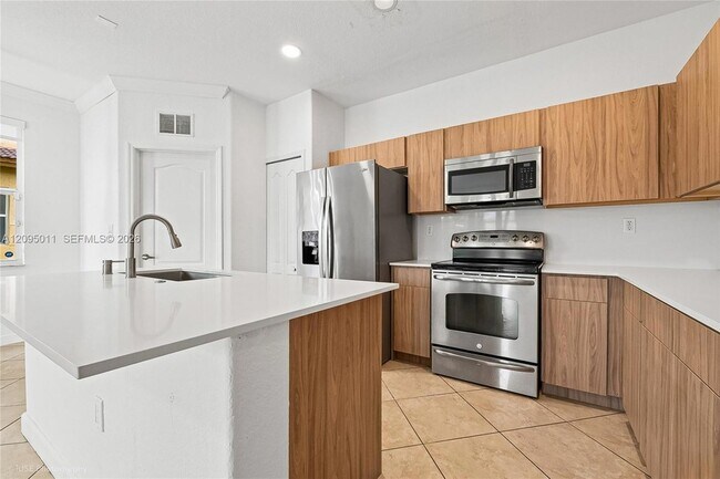 Building Photo - 8666 NW 109th Ct