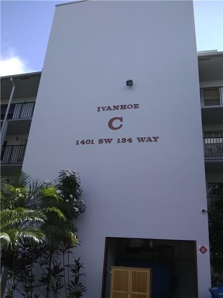 Foto del edificio - 1401 SW 134th Way