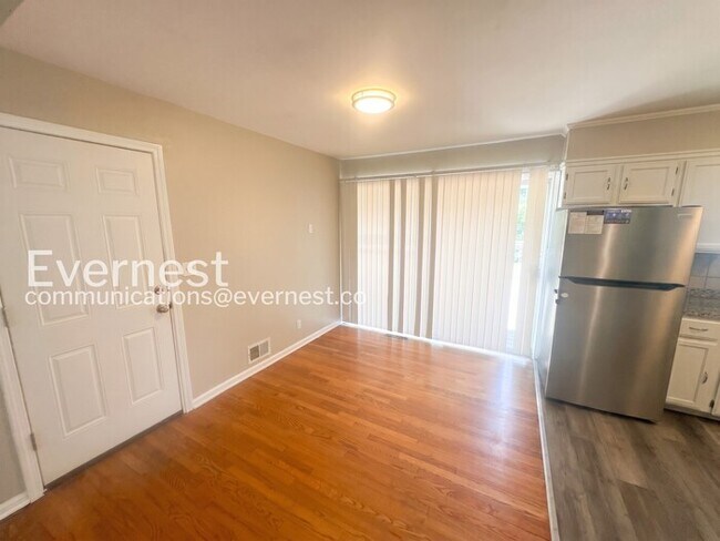 Foto del edificio - 3 Bed, 2 Bath Home with Fenced Yard & Garage / Pet-Friendly / Vouchers Accepted / Available Now!