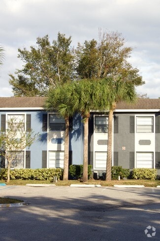Building Photo - 2501 N Alafaya Trail