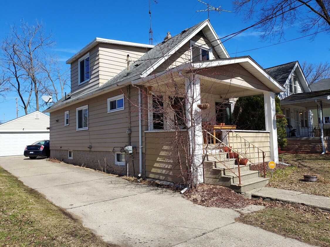 1533 Indiana Ave Unit Apartment A, Flint, MI 48506 Apartments in