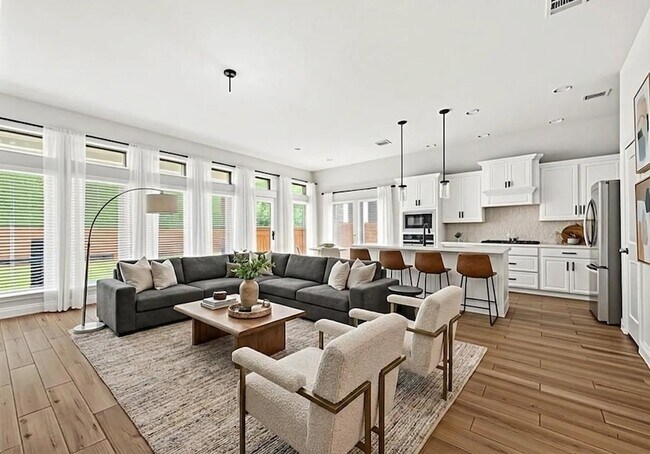Foto del edificio - 17171 Crimson Crest Dr