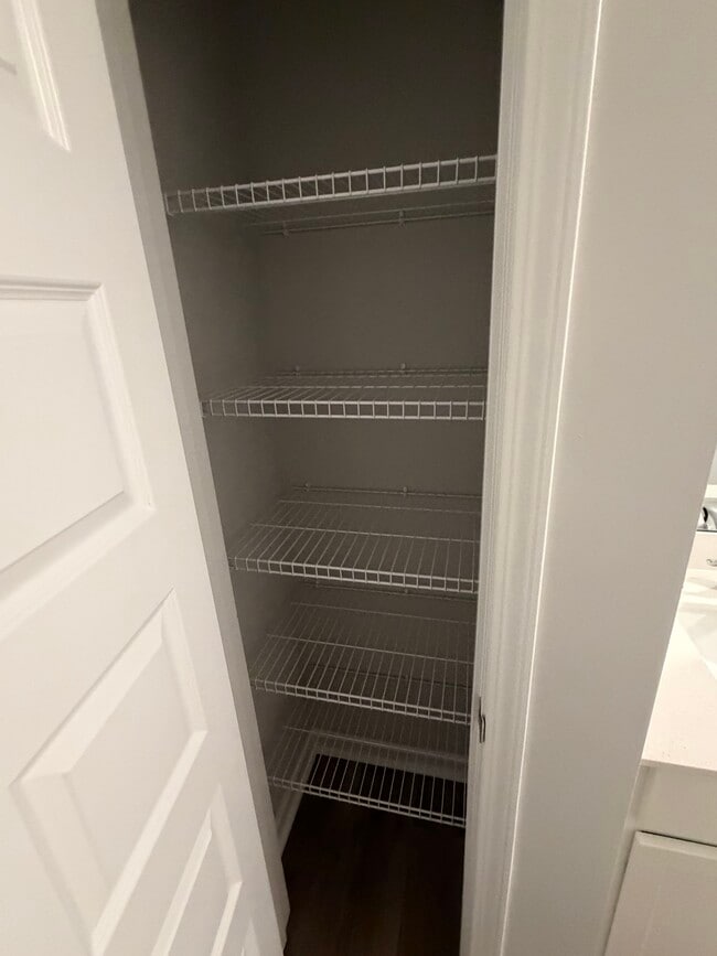 Foto del edificio - 1393 Speedway St