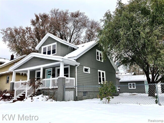 Building Photo - 1039 Batavia Ave