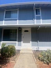 Building Photo - 642 N L St