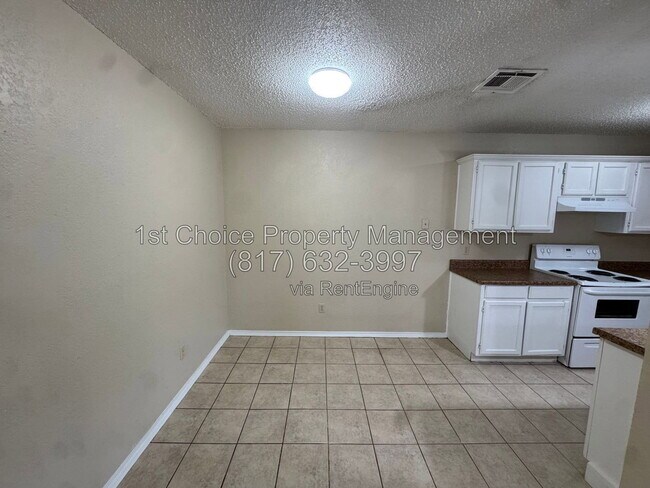 Foto del edificio - 4117 Fossil Ridge Dr