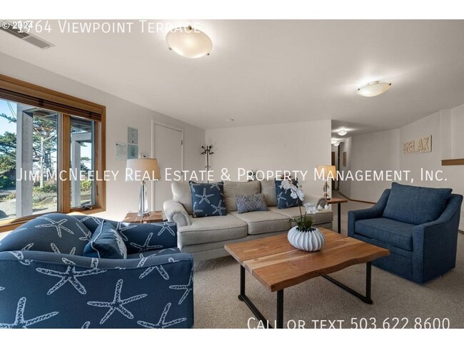 Building Photo - Option to Split Upper/ Lower! 4 bed/ 3.5 b...