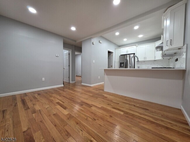 Foto del edificio - 586 N 11th St