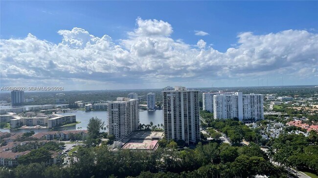 Building Photo - 7000 Island Blvd