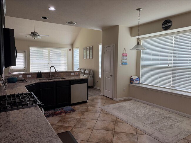 Foto del edificio - 24930 Diamond Ranch Dr