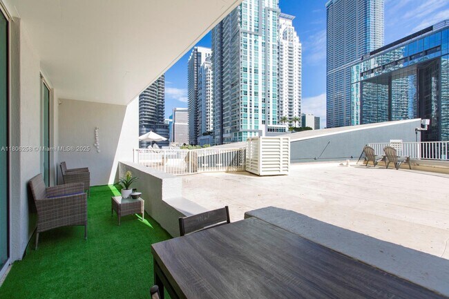 Foto del edificio - 1250 S Miami Ave