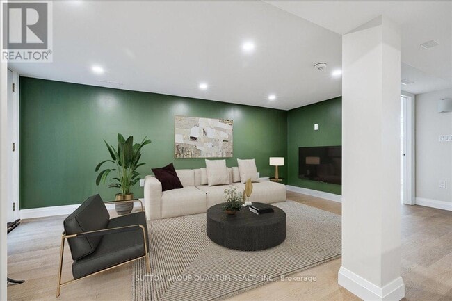 Photo du bâtiment - 18 Pleasant Ave