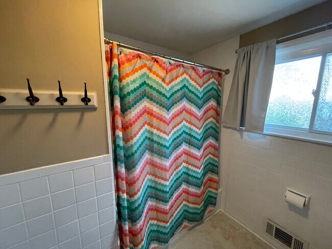 Bathrooms - 21 Fans Rock Rd