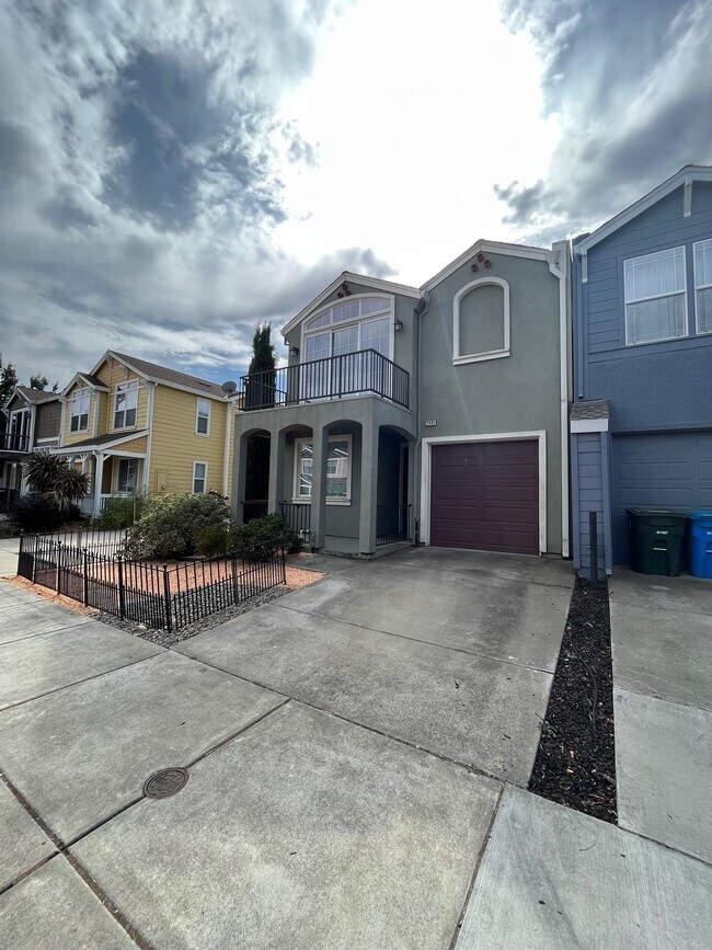 Building Photo - 2941 Bay Village Ave