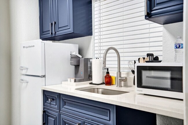 Foto del edificio - 101 Lucerne Ave