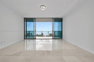 Building Photo - 350 Ocean Dr