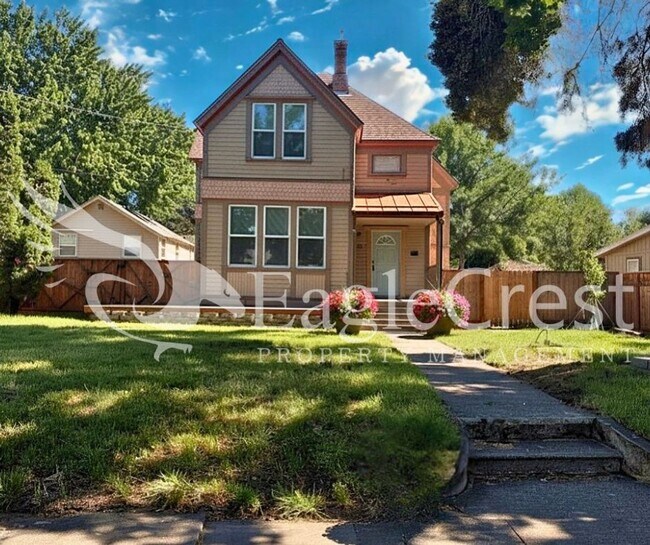 Foto del edificio - Charming Historic 4-Bedroom Home with Fenced Yard & Chicken Coop ~ $200.00 OFF 2nd MONTH RENT