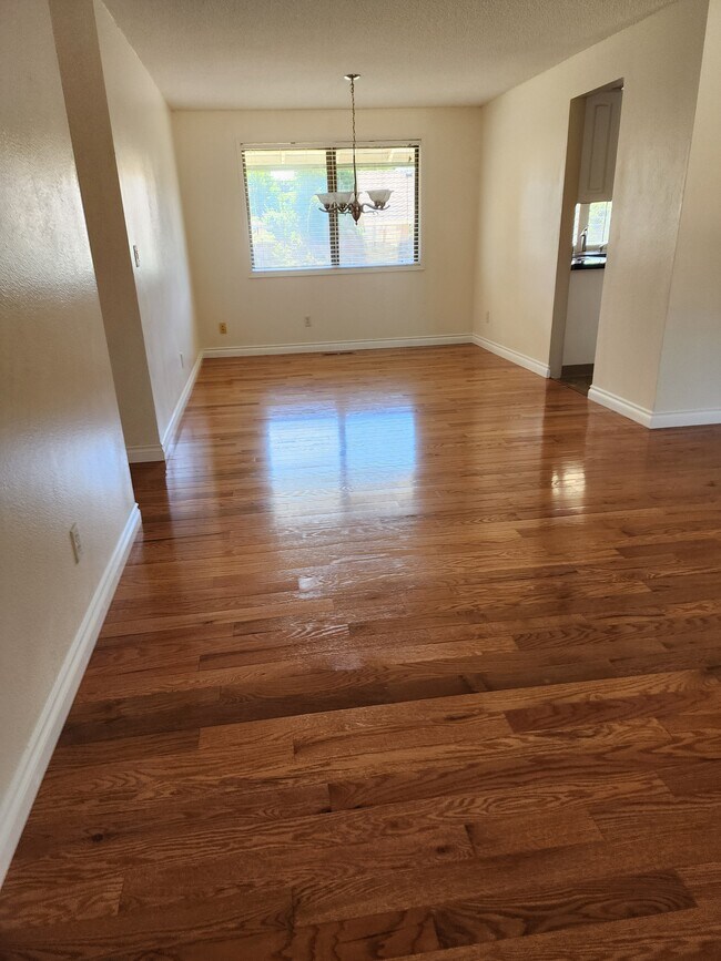 Photo - 9811 NE 6th Cir House