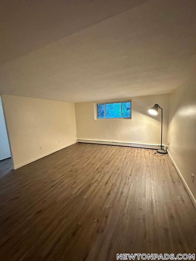 Building Photo - 33 Westgate Rd