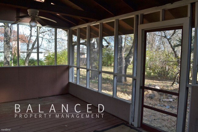 6754 Sw Sherwood Ct Topeka Ks 66614 House For Rent In Topeka