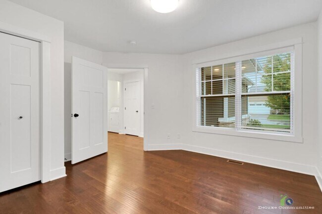 Building Photo - 10115 S Crossroads Cir SE