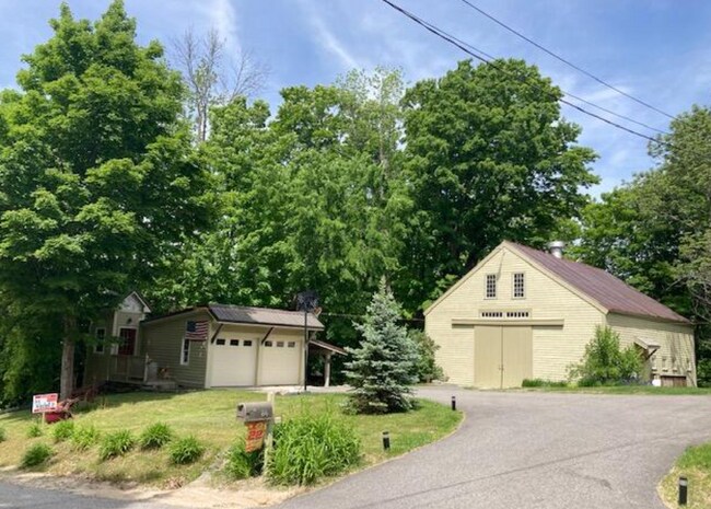 Barn and Garage - 84 H Rd
