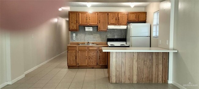 Foto del edificio - 3415 N Kenyon Rd